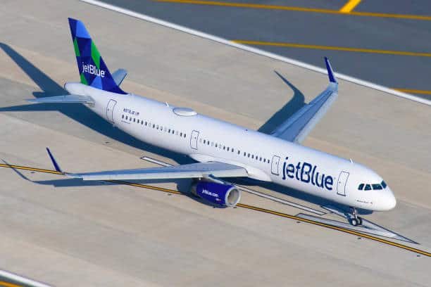 Top 10 Highest Paid Airline Pilots in the World | 2022 - JetBlue Airways: